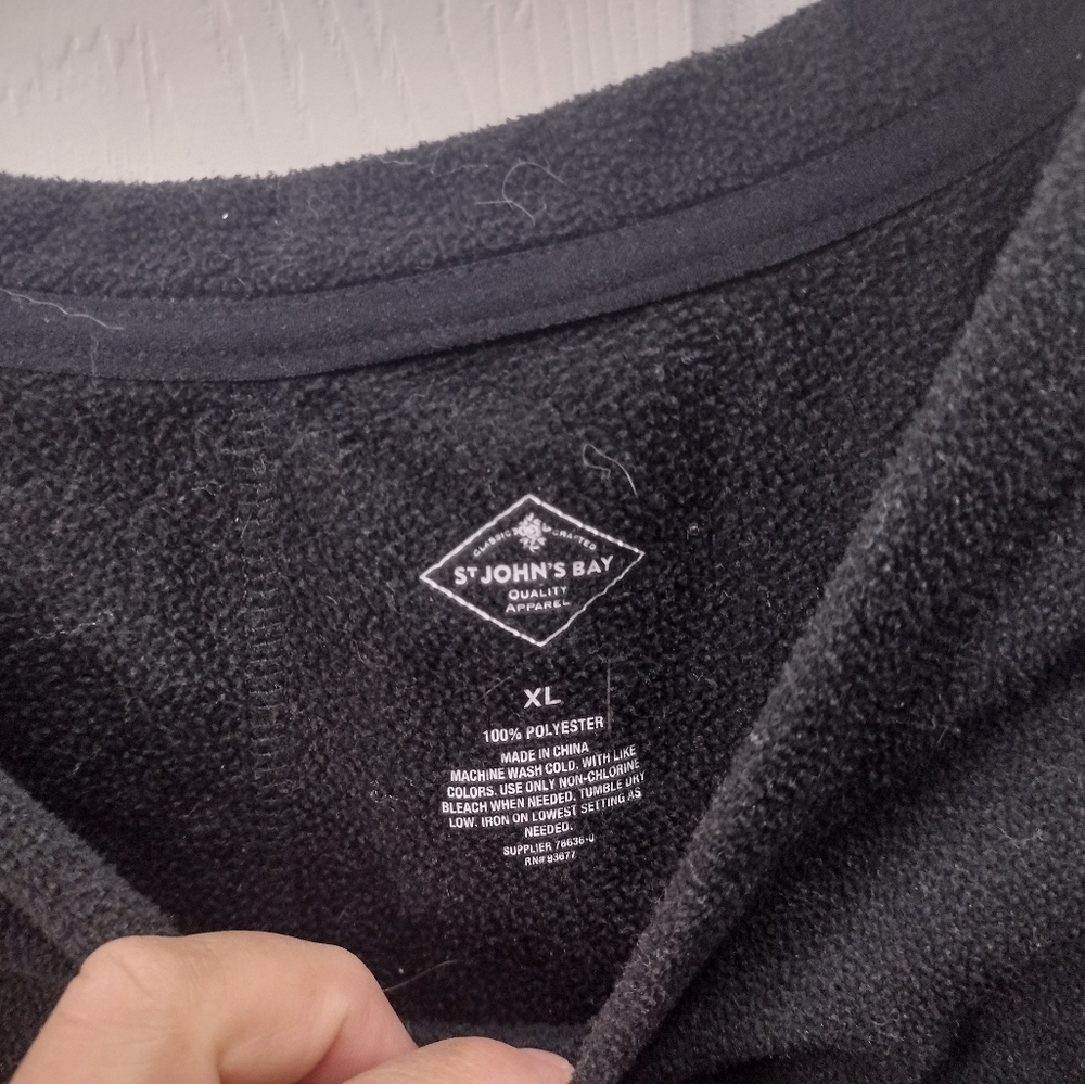 Pullover sweater - Picture 2 of 3